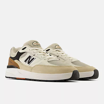 FOOTWEAR