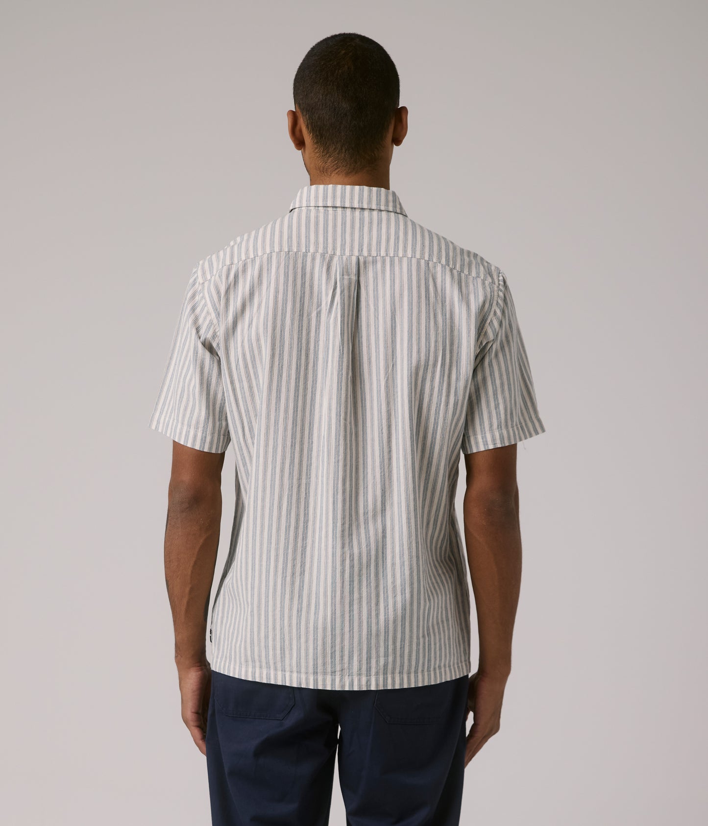 FORMER MERCHANDISE REYNOLDS STRIPE SS SHIRT BONE