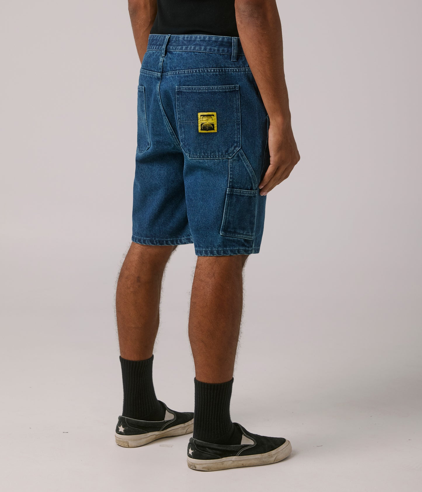 FORMER MERCHANDISE REYNOLDS 21' DENIM SHORT DARK BLUE