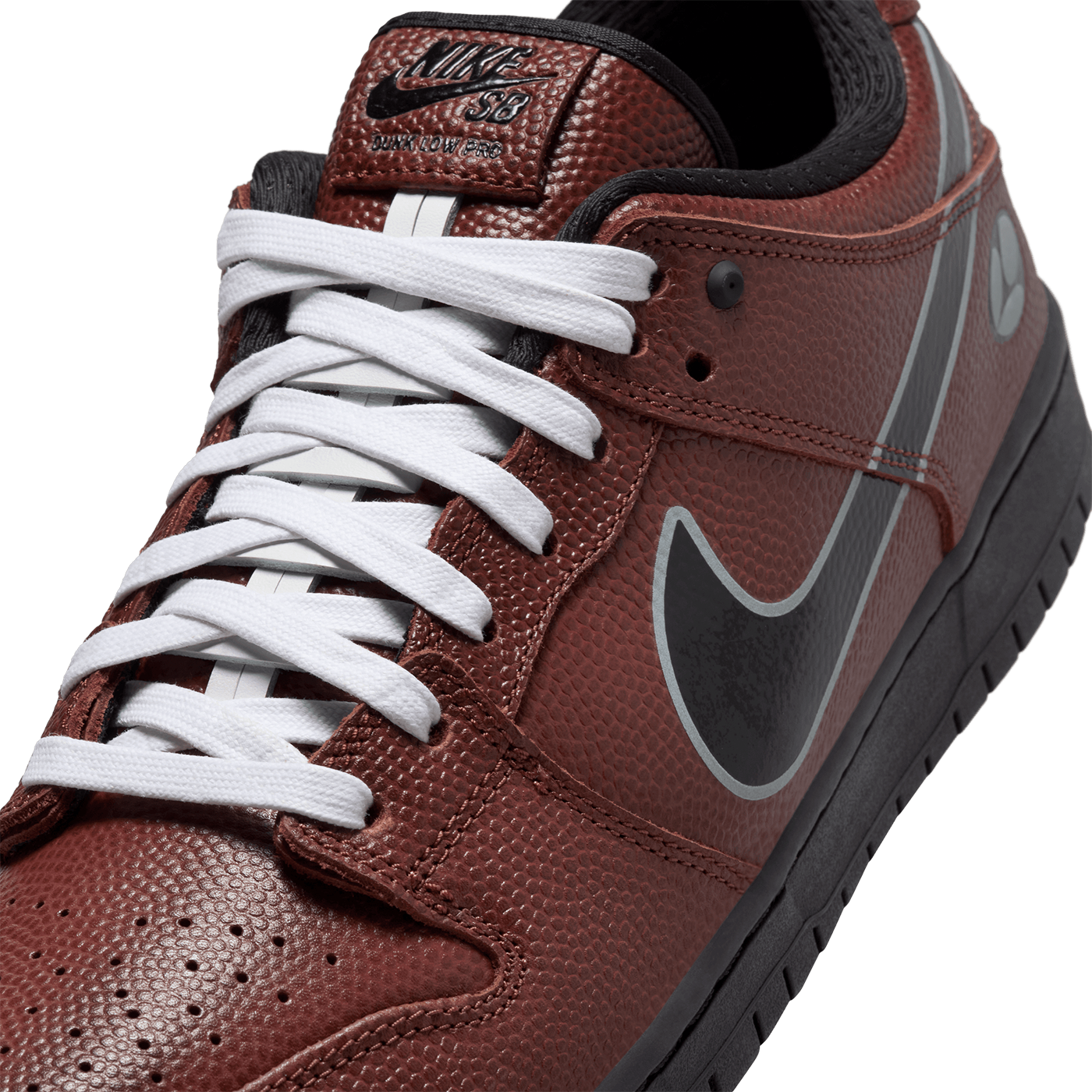 Nike SB x Limosine Skateboards Dunk Low Pro QS HJ4131-200