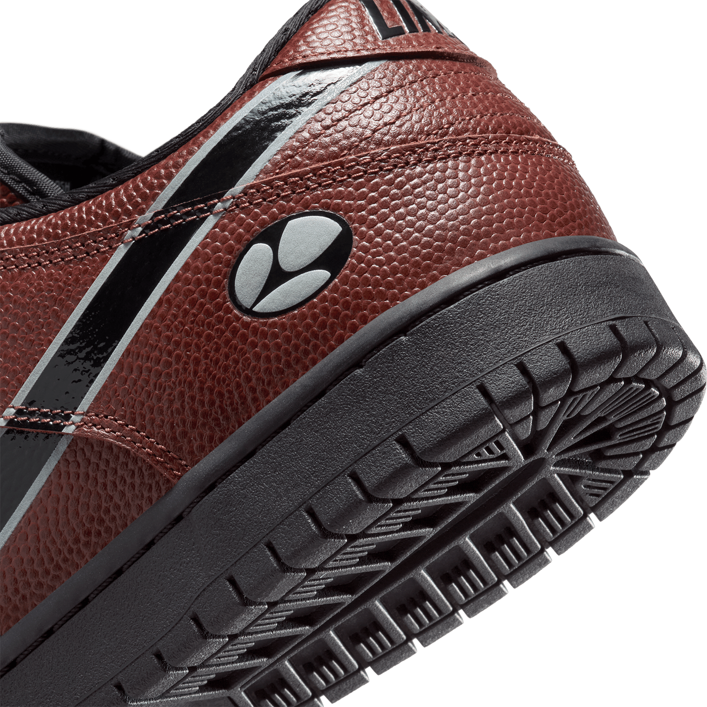 Nike SB x Limosine Skateboards Dunk Low Pro QS HJ4131-200