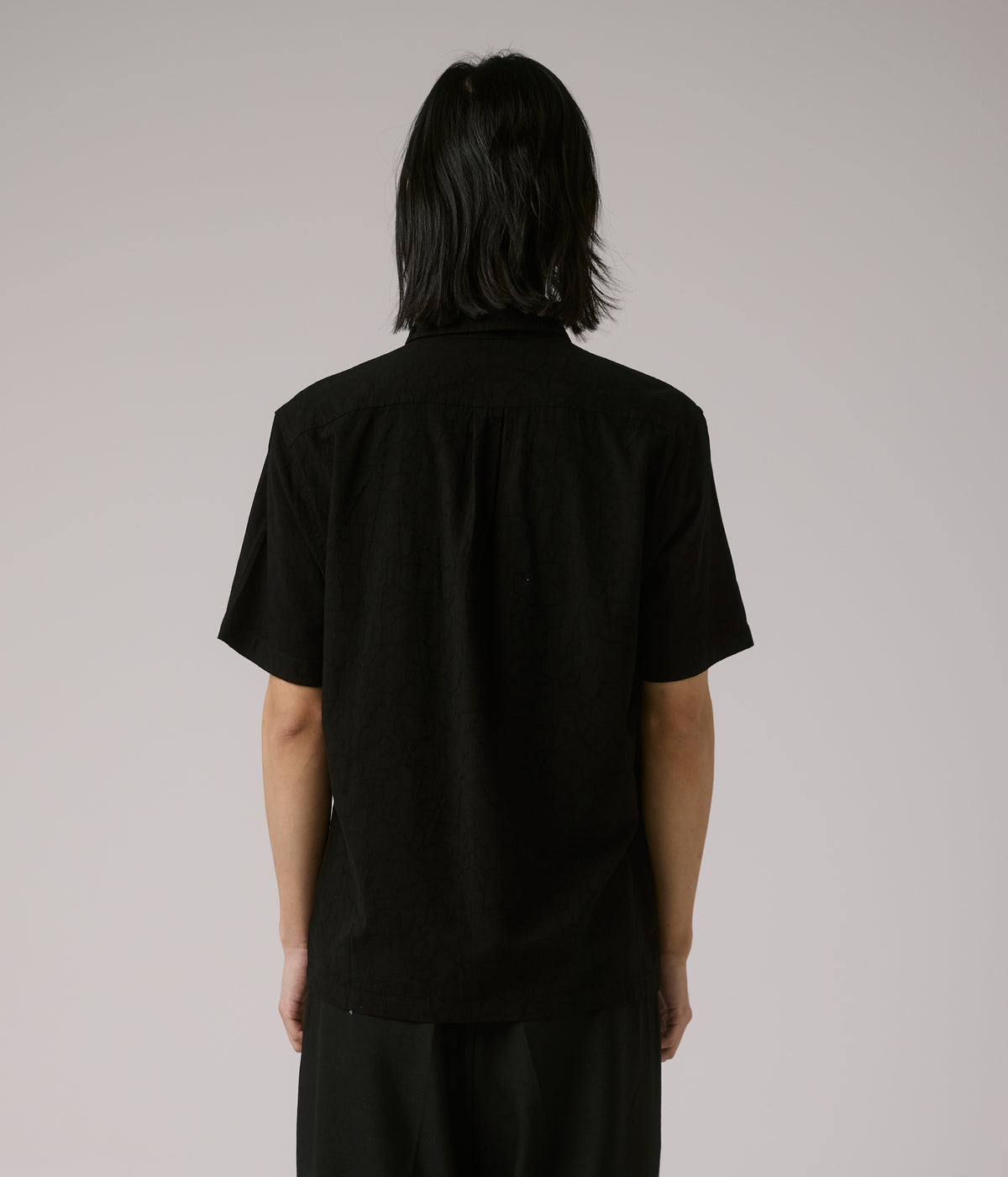 FORMER MERCHANDISE VIVIAN VINE SS SHIRT BLACK