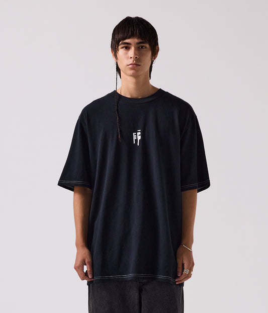 FORMER MERCHANDISE SKEWER OVERSIZED T-SHIRT BLACK