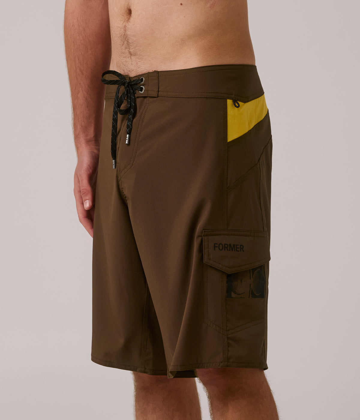 FORMER MERCHANDISE TRACER 20.5' TRUNK TAUPE